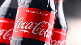 Coca-Cola z łatwością bije szeroki rynek! Dlaczego te akcje są wyjątkowe?
