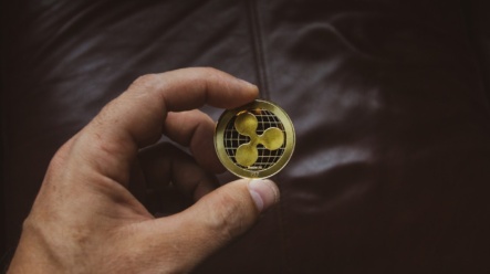 Kryptowaluty niszczą duopol płatniczy. Visa i MasterCard w defensywie