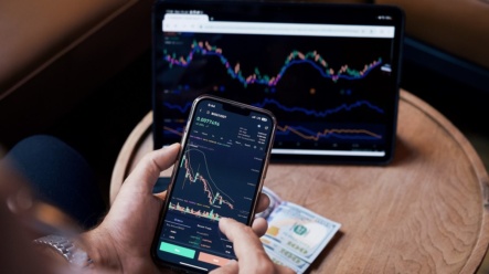 Amerykański fintech wkracza do Europy. Robinhood wybiera Litwę!