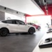 Mimo wszystko, Tesla prowadzi! Rewolucja autonomii nadchodzi