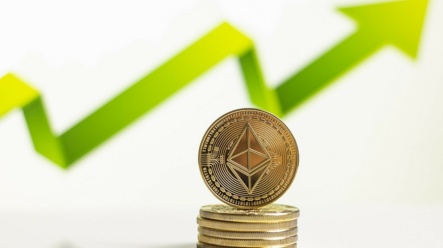 Komisarz SEC sugeruje zmianę w podejściu do funduszy ETF typu spot na Ethereum