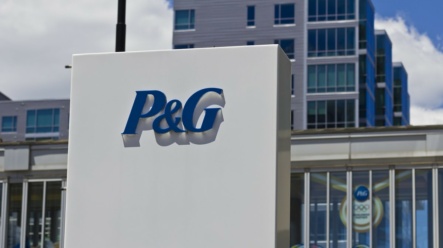 P&G koryguje prognozę zysku uwzględniając hamująca inflację i odpisy