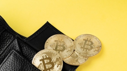 Bitcoin i złoto idą w przeciwne strony. Co to oznacza dla inwestorów?