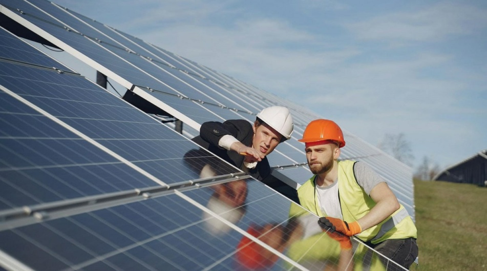 Fotowoltaika pod lupą: co oznaczają nowe godzinowe stawki za energię?